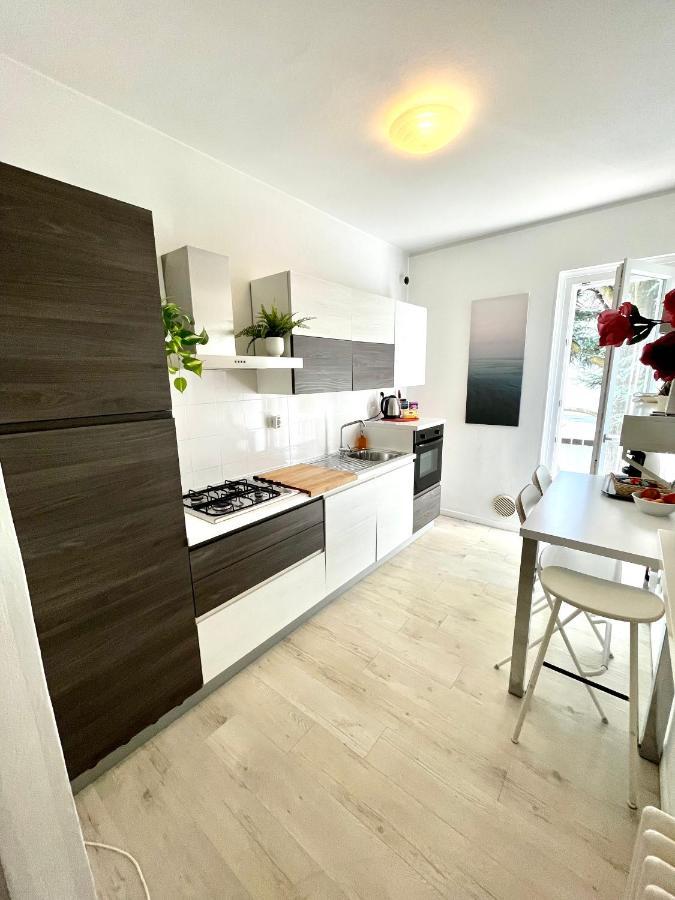 Your Familyapartment In Sirmione Exterior photo