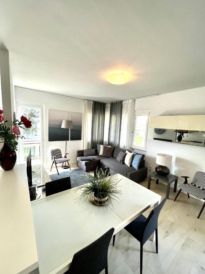 Your Familyapartment In Sirmione Exterior photo