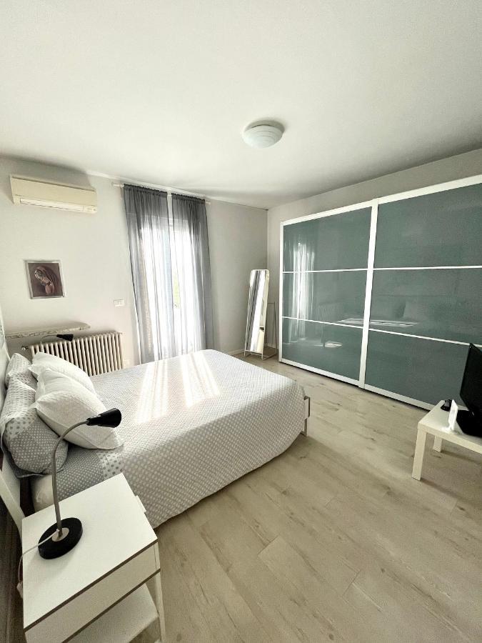 Your Familyapartment In Sirmione Exterior photo