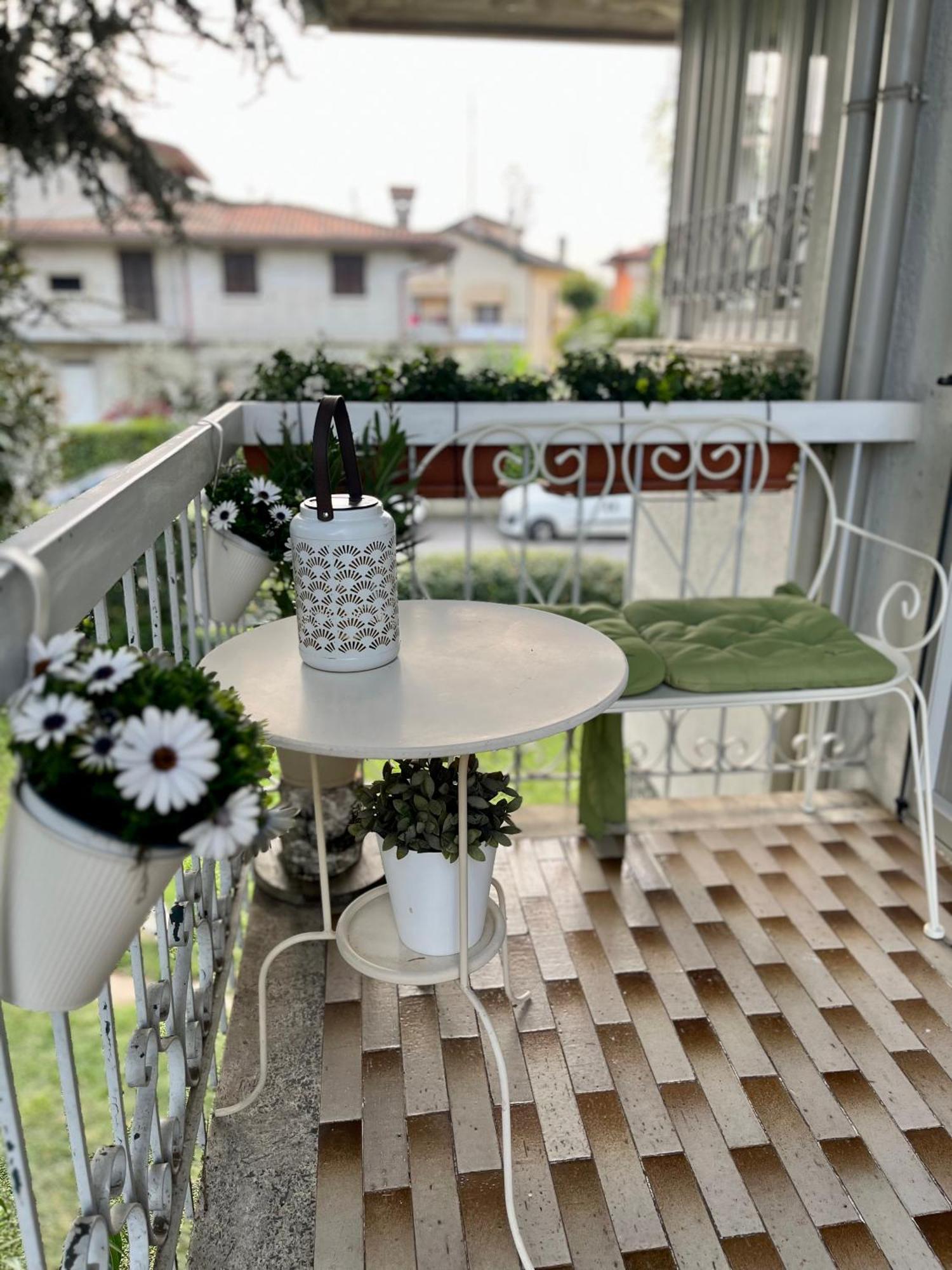 Your Familyapartment In Sirmione Exterior photo